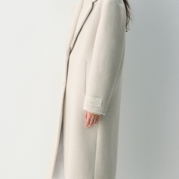 Aritzia Cream IVORY Wool Cashmere ONLY Coat in SMALL - Picture 3 of 5